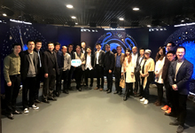 AI时代，一向弱“技”的中国凭什么弯道超